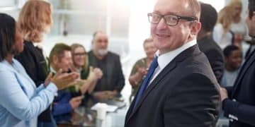 Boost Public Speaking Confidence: 7 Proven Methods - Cover Image